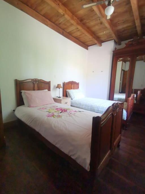 The Walnut Tree. Appartement Saint-Aulaye-Puymangou Buitenkant foto